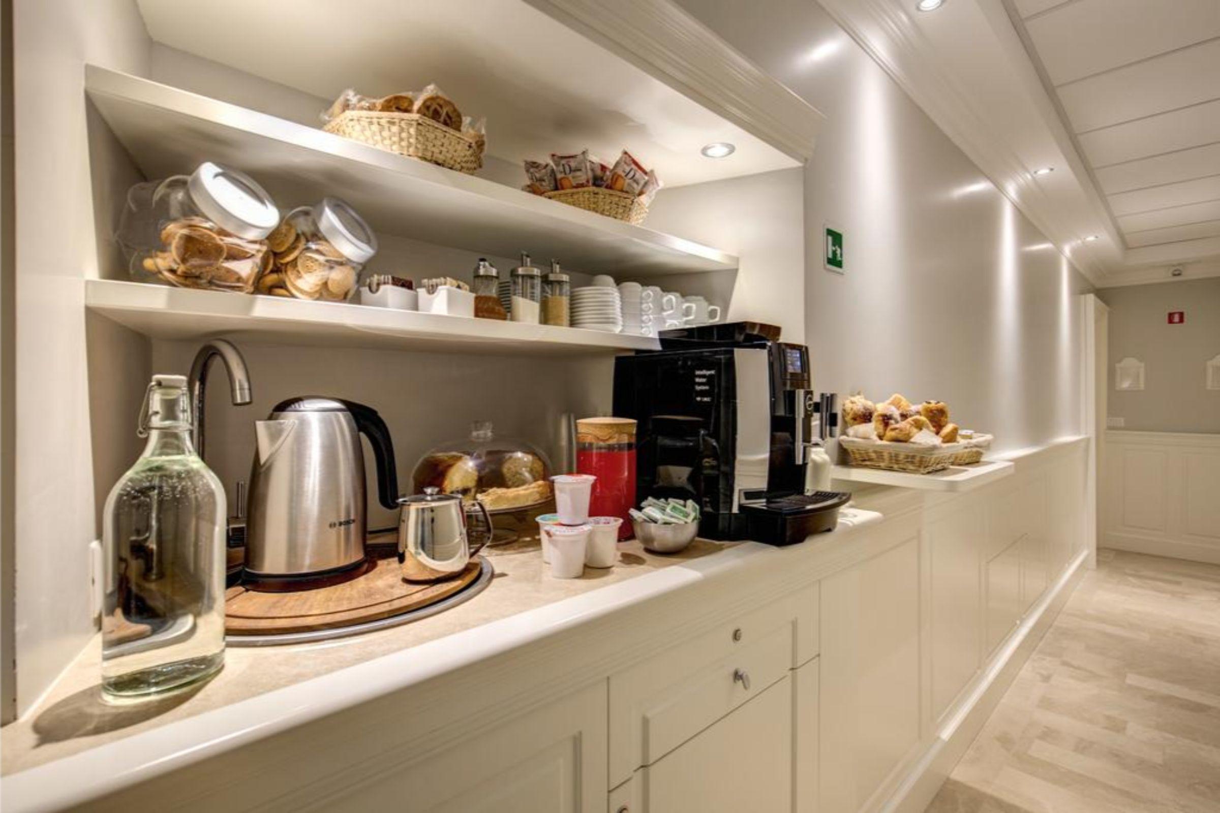 Hotel Tito Рим Екстериор снимка